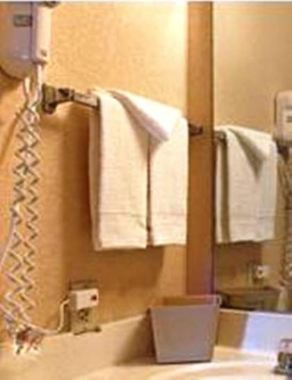 Days Inn by Wyndham Brownsville - image 8