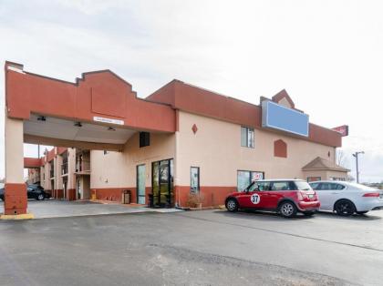 OYO Hotel Brownsville TN I-40 - image 5
