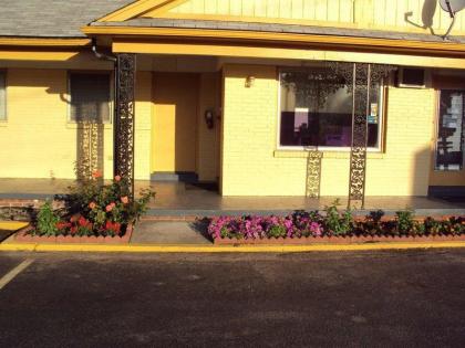 Sunrise Inn   Brownsville Tennessee