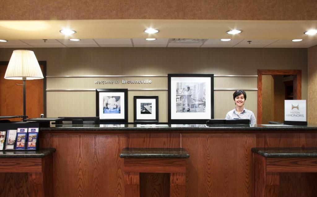 Hampton Inn and Suites-Brownsville - image 4