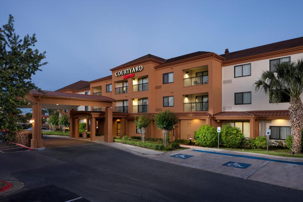 Courtyard by Marriott Brownsville - main image