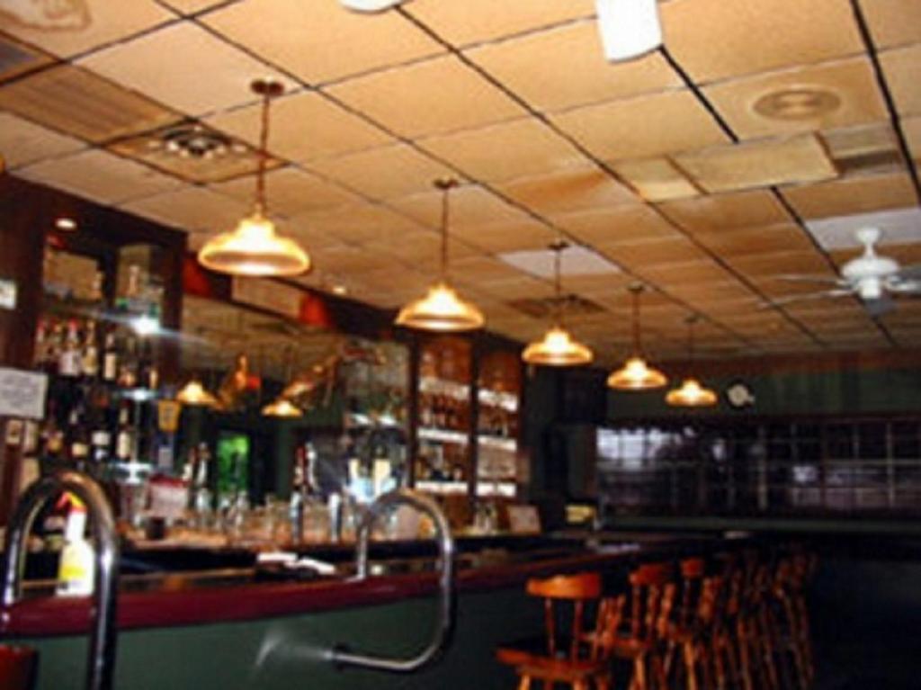 Texas Inn - image 2