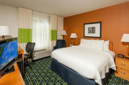Fairfield Inn & Suites by Marriott Brunswick Freeport - image 9