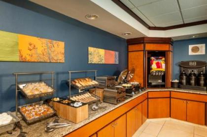 Fairfield Inn & Suites by Marriott Brunswick Freeport - image 2
