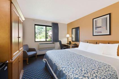 Days Inn by Wyndham Brunswick Bath Area - image 5