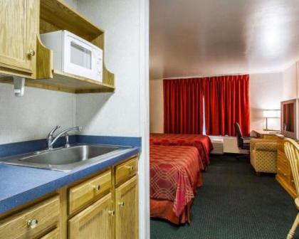 Rodeway Inn & Suites Brunswick near Hwy 1 - image 12