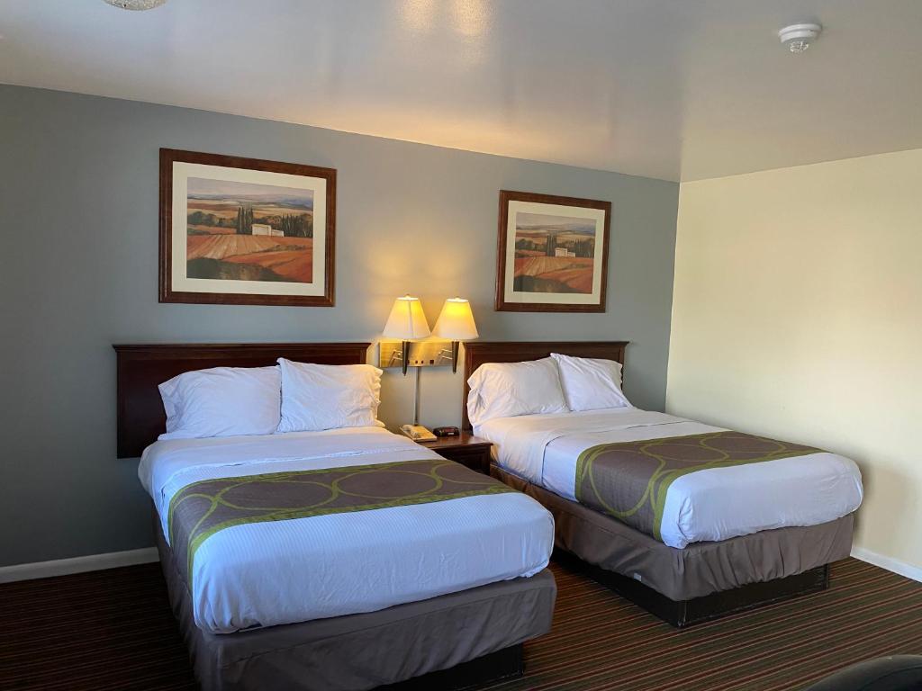 Relax Inn - image 7
