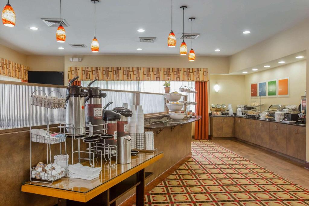 Comfort Suites Golden Isles Gateway - image 7