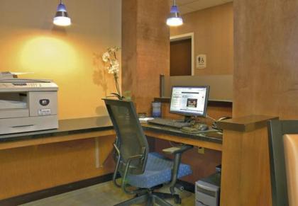 Fairfield Inn Suites Brunswick - image 10