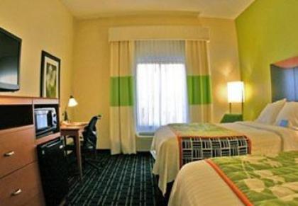 Fairfield Inn Suites Brunswick - image 15