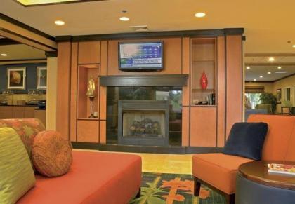 Fairfield Inn Suites Brunswick - image 4