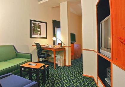 Fairfield Inn Suites Brunswick - image 8