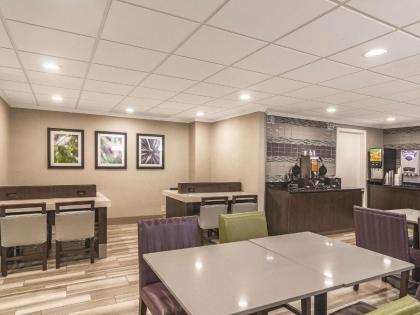 Wingate by Wyndham Brunswick - image 13