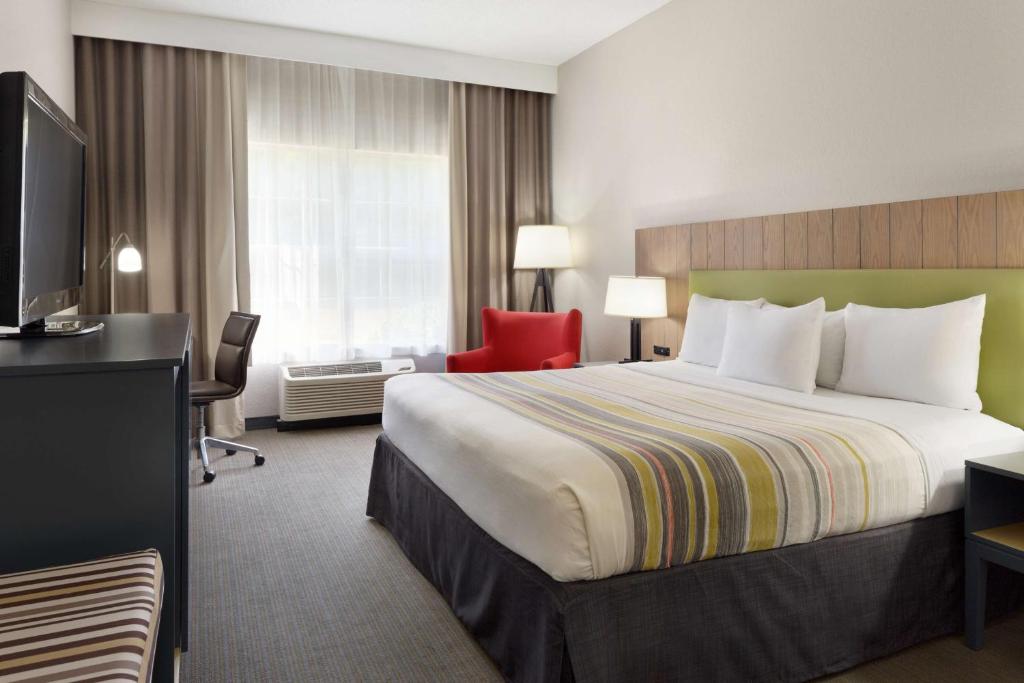 Country Inn & Suites by Radisson Brunswick I-95 GA - image 4