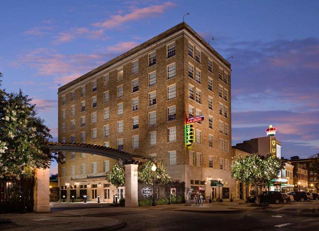 LaSalle Boutique Hotel - main image