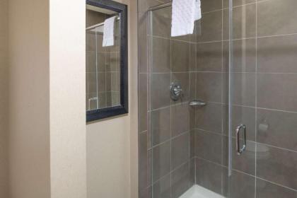 Best Western Premier Bryan College Station - image 14