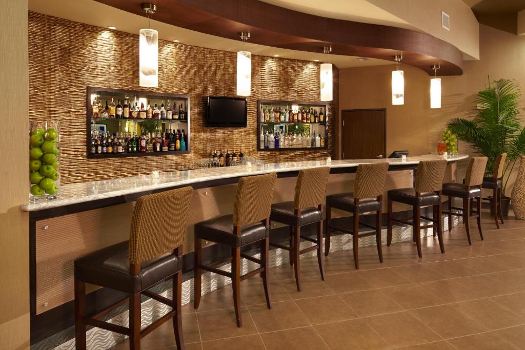 Best Western Premier Bryan College Station - image 4