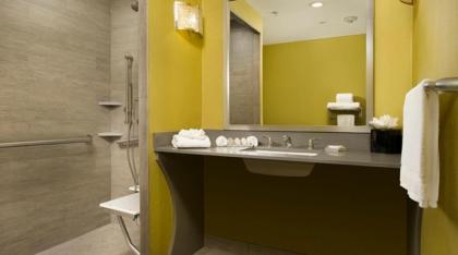 Hilton Garden Inn College Station - image 4