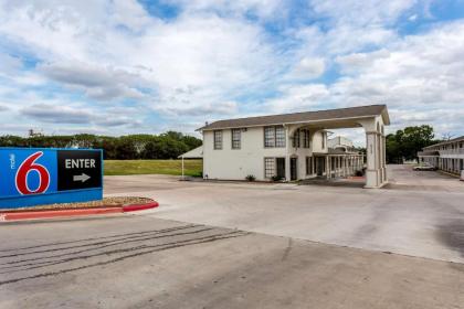 Motel 6-Bryan TX - College Station - image 12
