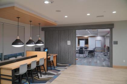 Hyatt House Bryan/College Station - image 5
