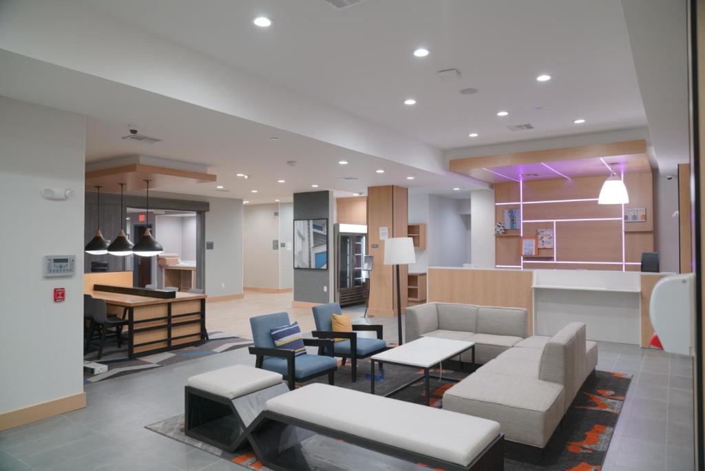 Hyatt House Bryan/College Station - image 6