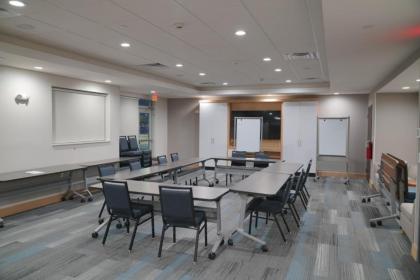 Hyatt House Bryan/College Station - image 8