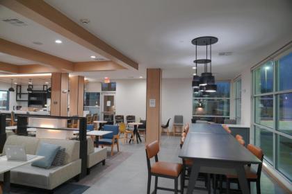 Hyatt House Bryan/College Station - image 9