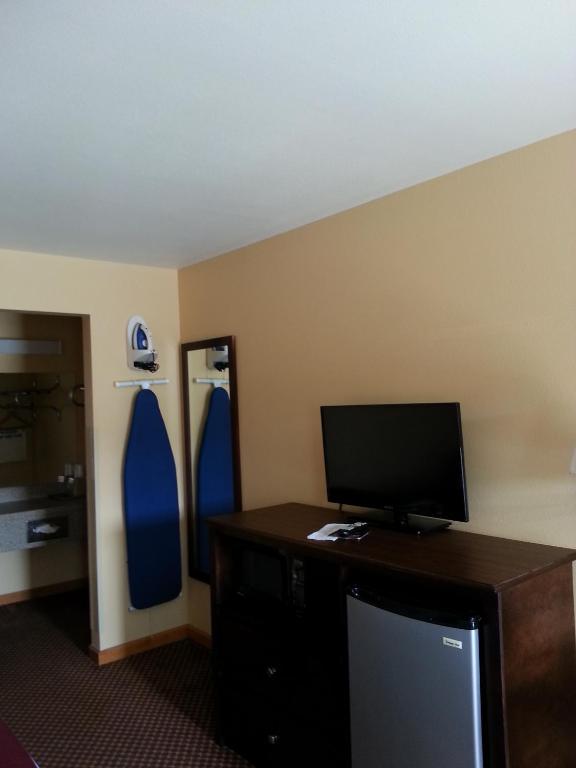 Americas Best Value Inn Bryant - image 6