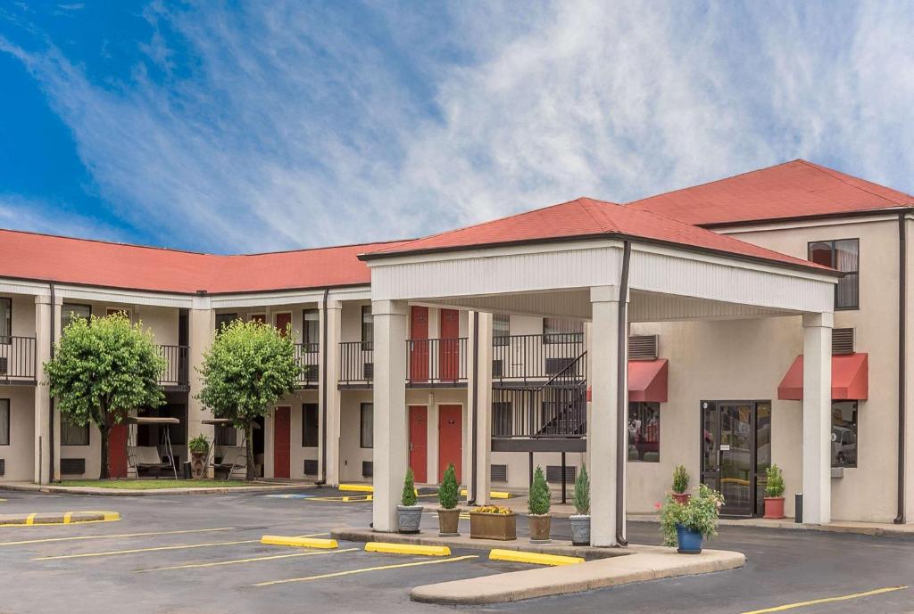Super 8 by Wyndham Bryant Little Rock Area - main image