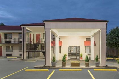 Super 8 by Wyndham Bryant Little Rock Area - image 10