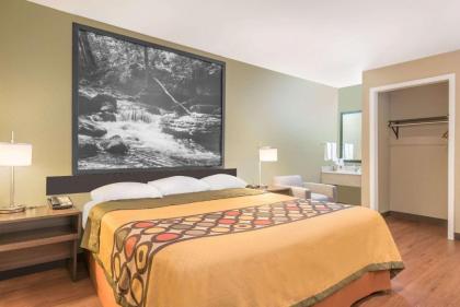 Super 8 by Wyndham Bryant Little Rock Area - image 2