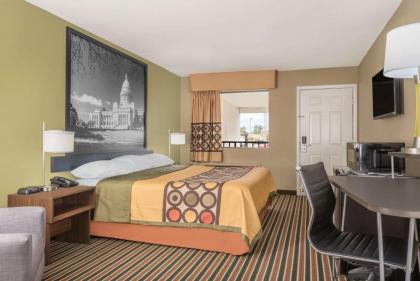 Super 8 by Wyndham Bryant Little Rock Area - image 6