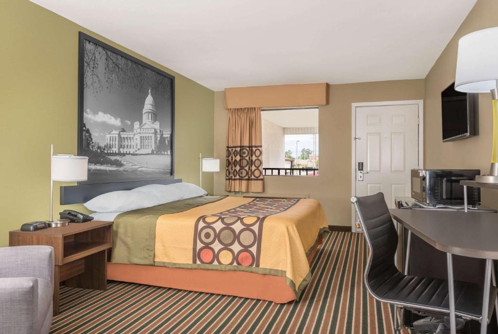 Super 8 by Wyndham Bryant Little Rock Area - image 6