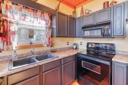 2 Bed 2 Bath Vacation home in Bryson City - image 4