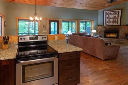 Bears Den Max - image 4