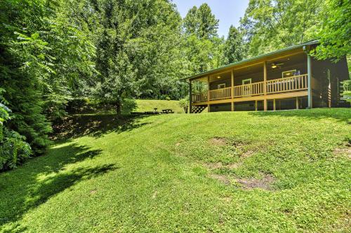 Fox Creek Hillside Cabin with Hot Tub and Fire Pit! - image 5
