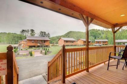 Cozy Bryson City Cabin - 6 Miles to Harrahs! - image 2