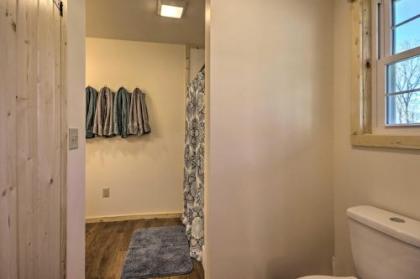 Cozy Bryson City Cabin - 6 Miles to Harrahs! - image 5