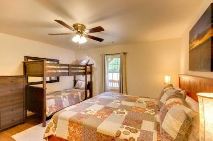 Cozy Bryson City Cabin 5 Miles to Downtown! - image 5