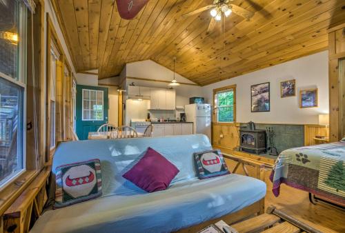 Nantahala Gorge Cabin with Hot Tub - 7 Mi to Tsali! - image 3