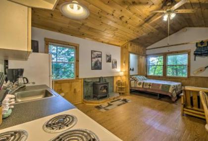 Nantahala Gorge Cabin with Hot Tub - 7 Mi to Tsali! - image 4