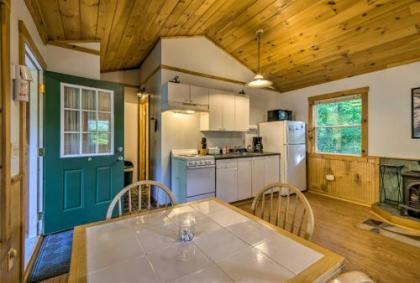 Nantahala Gorge Cabin with Hot Tub - 7 Mi to Tsali! - image 5