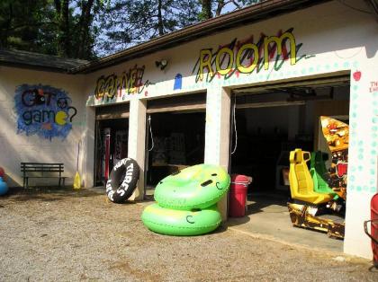 Deep Creek Lodge  - image 17