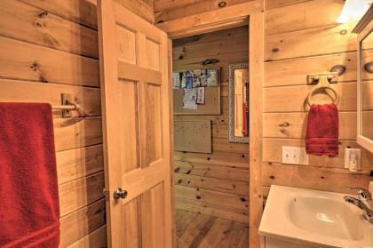 Smoky Mountain Living Grand Cabin with Hot Tub - image 15