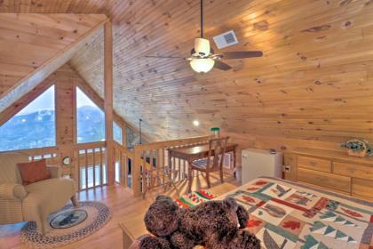 Smoky Mountain Living Grand Cabin with Hot Tub - image 18
