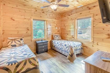 Hilltop Cabin - image 15