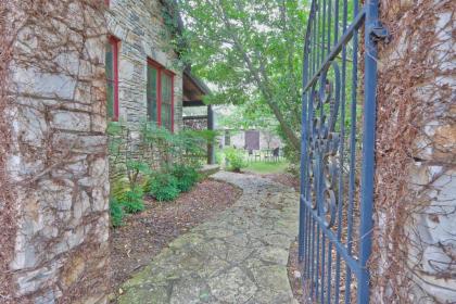 Fall Creek Vineyards Wine Country Inn - image 11