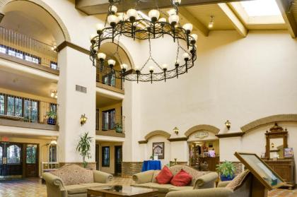 Radisson Suites Hotel Buena Park - image 11