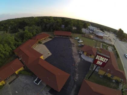Budget Inn Buffalo - image 14
