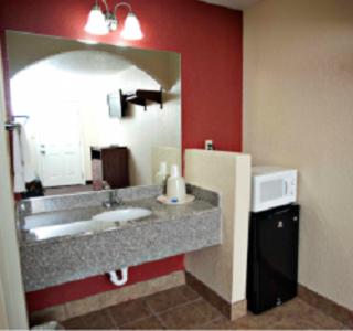 Budget Inn Buffalo - image 2